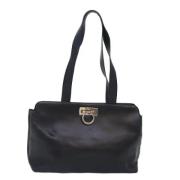 Pre-owned Leather shoulder-bags