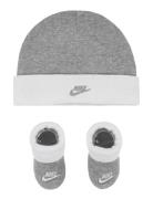 Nike Futura Hat And Booties Set Grey Nike