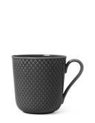 Rhombe Earth Krus Med Hank 39 Cl Slate Black Lyngby Porcelæn