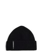 Juan Merino Beanie Black J. Lindeberg