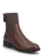 Chelsia W Brown Exani