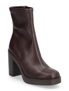 Mesmerize Brown Steve Madden