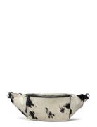 Jia Bumbag Rumpetaske Veske Silver RE:DESIGNED EST 2003