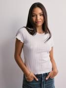 Only - T-Shirts - White - Onlcarlotta S/S Top Jrs Noos - Topper & t-sh...