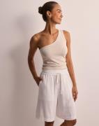 Selected Femme - Hvit - Slfviva Mw Shorts Noos