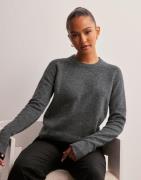 Nelly - Grå - Regular Round Neck Knit Sweater