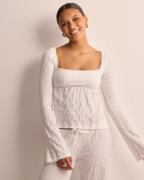 Nelly - Hvit - Cute Broderie LS Top