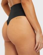 Spanx - Svart - Undie-tectable® Thong