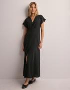 Only - Svart - Onlnova Life Lux Mollie Long Dress