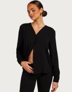 JDY - Svart - Jdydivya L/S V-Neck Shirt Wvn