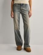 Nelly - Blå - Low Waist Loose Jeans