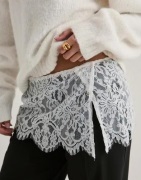 Nelly - Hvit - Lace Mini Skirt