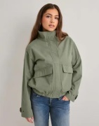 Nelly - Grønn - High Collar Jacket