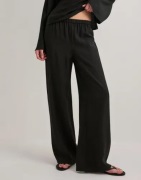 Nelly - Svart - Pull On Crinkled Pants