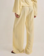 Nelly - Gul - Pull On Crinkled Pants