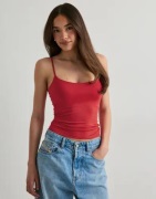 Nelly - Rød - Built In Bra Singlet