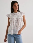 Vero Moda - Blomstrete - Vmtrine Sl Lace Top Wvn Ga Noos