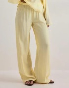 Nelly - Gul - Pull On Crinkled Pants