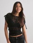 Nelly - Svart - Wonderful Lace Shoulder Top