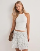 Vero Moda - Hvit - Vmtrine Nw Short Skirt Wvn Noos